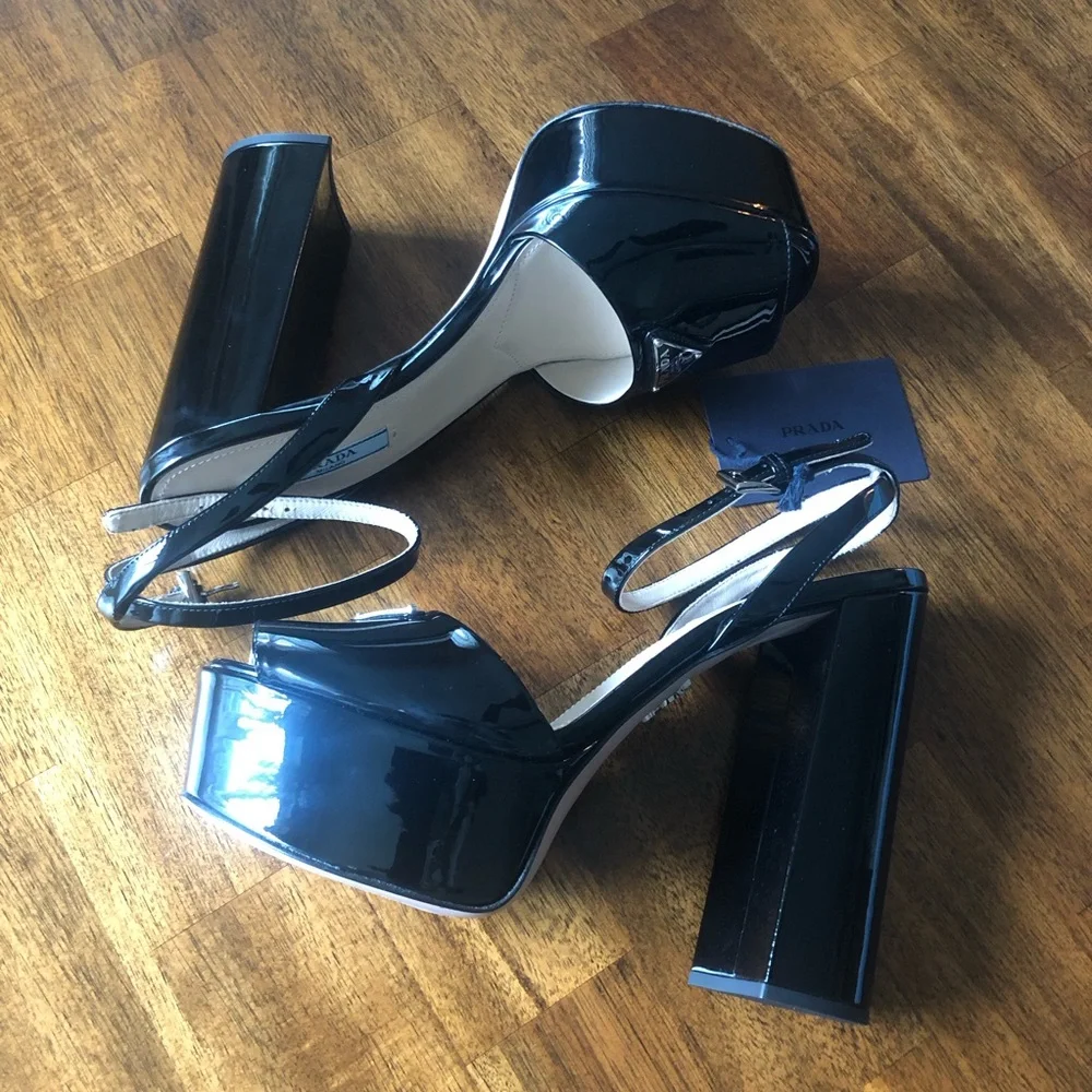 NIB $1290 Prada Patent Platform Sandal in BLACK Patent, Size 9US / 39EU
